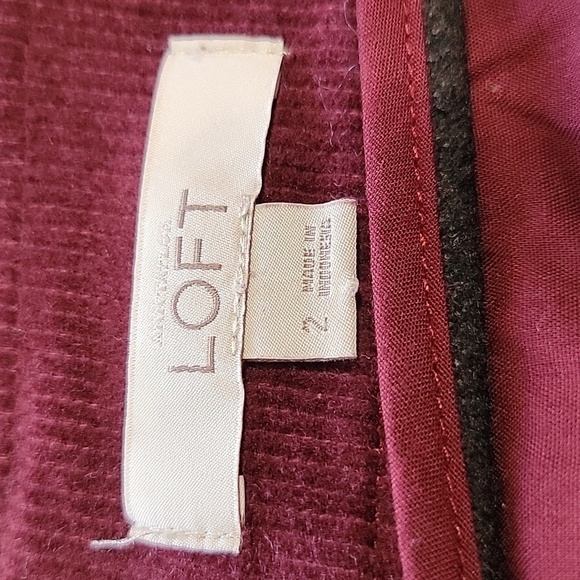 Loft Size 2 Burgundy / Wine Colored Corduroy Mini Skirt Excellent Used Condition - Picture 10 of 11